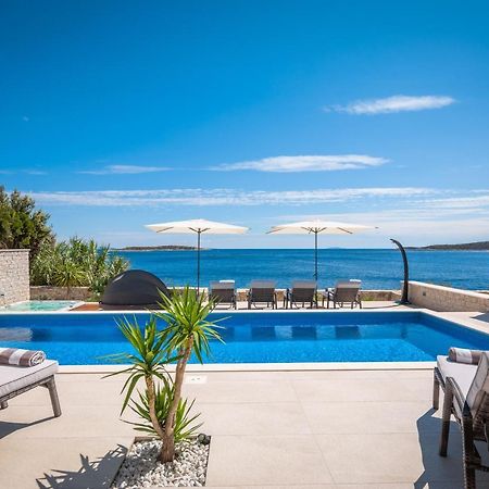 Villa Carisma Island Vis Exterior photo