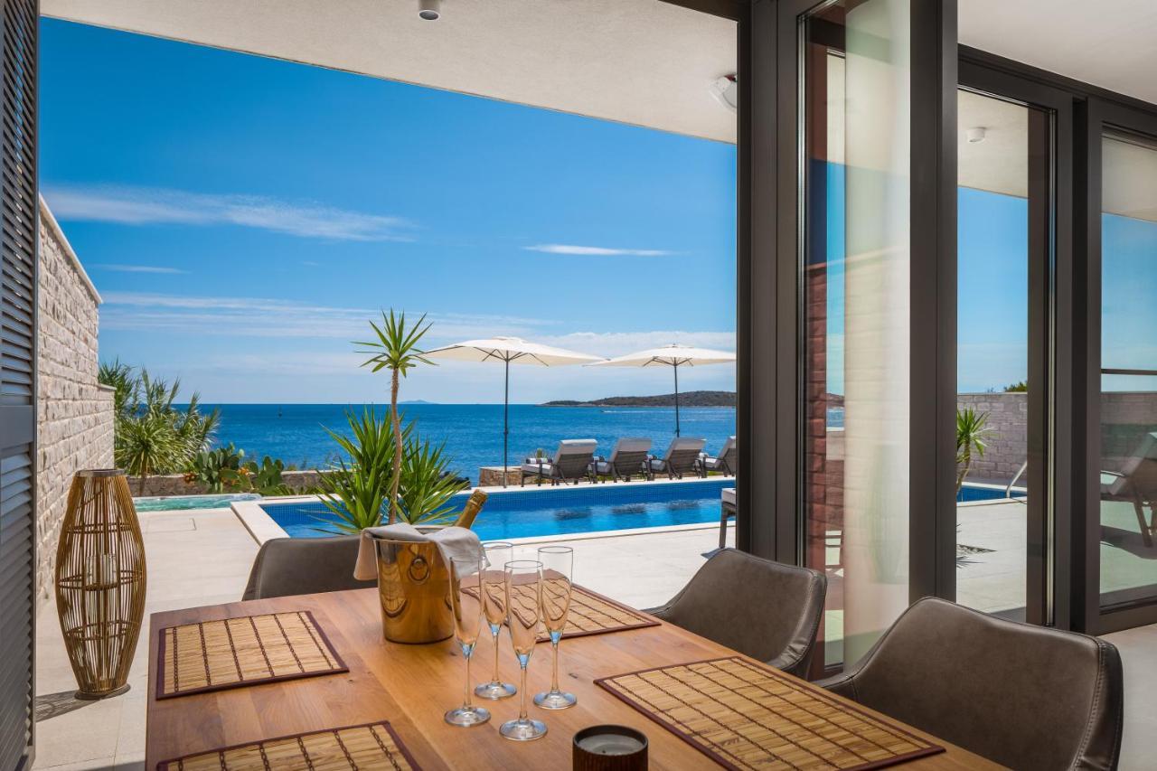 Villa Carisma Island Vis Exterior photo