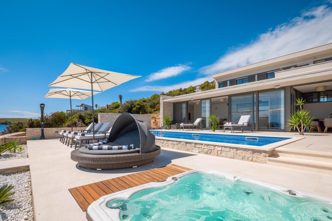 Villa Carisma Island Vis Exterior photo