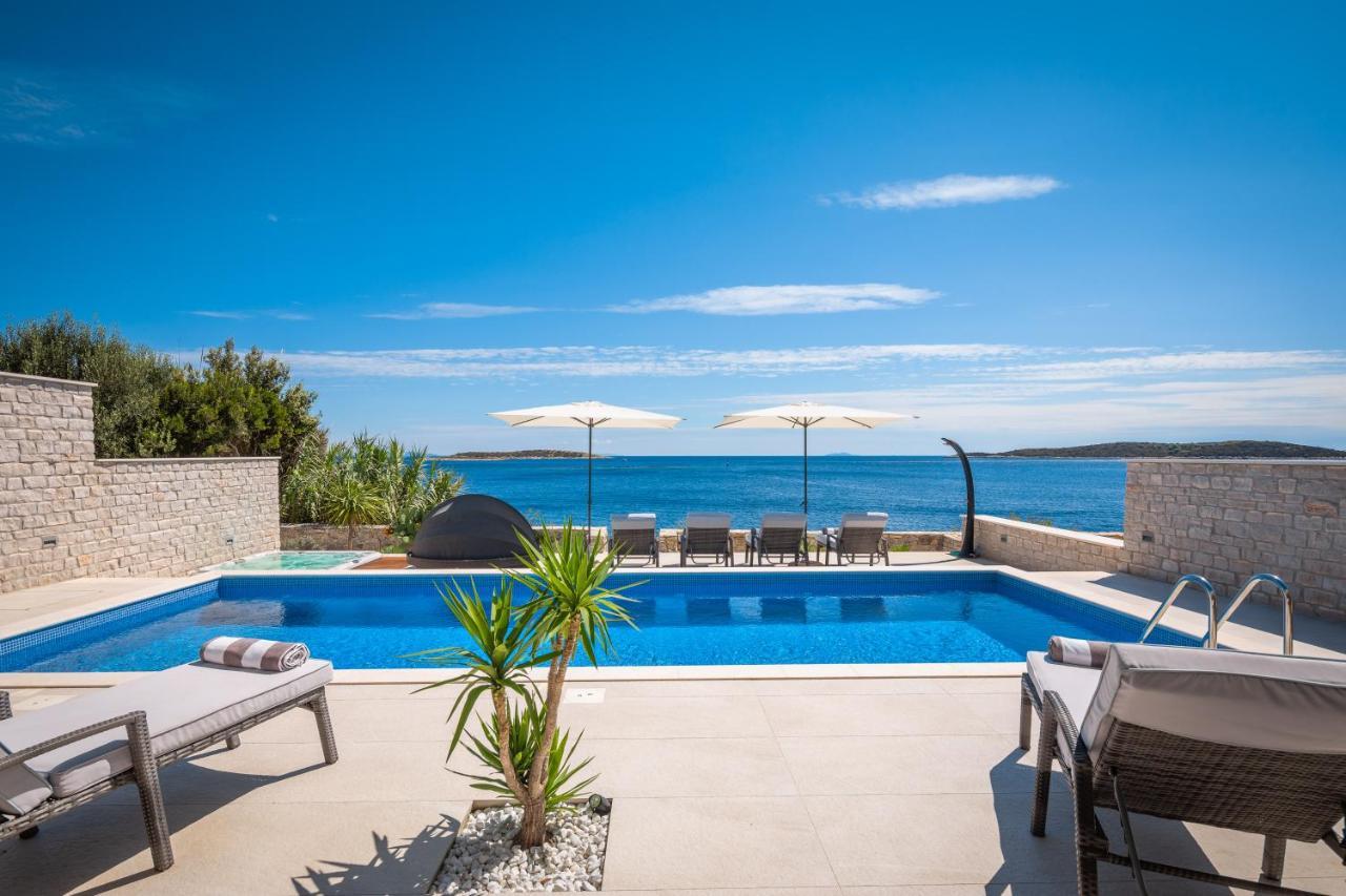 Villa Carisma Island Vis Exterior photo