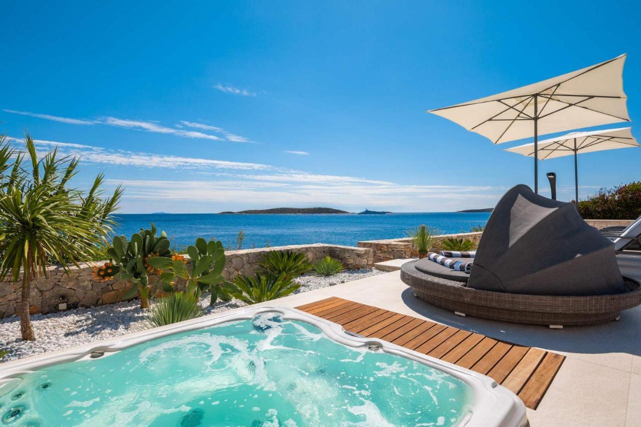 Villa Carisma Island Vis Exterior photo